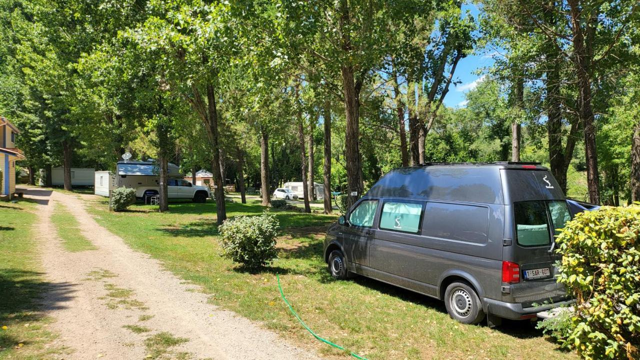 Camping De Graniers Monoblet Exteriör bild