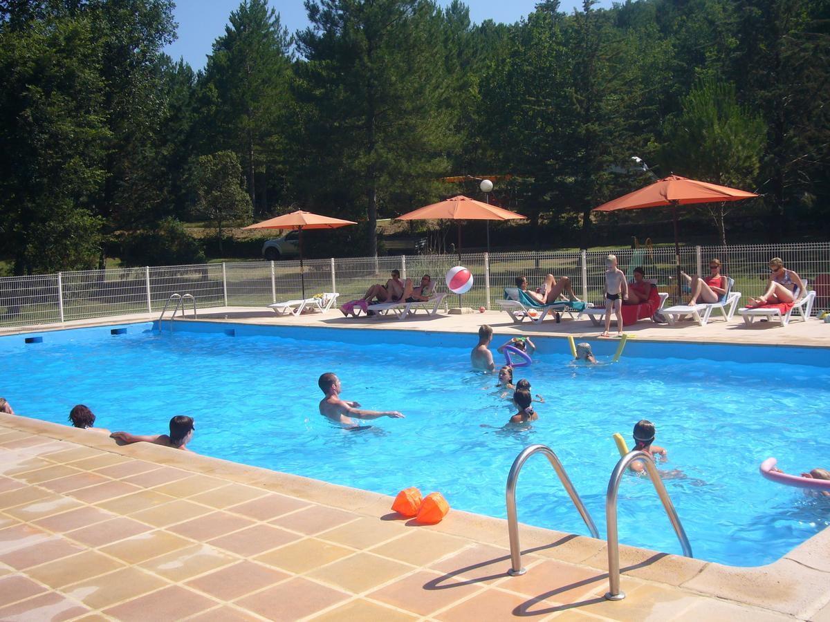 Camping De Graniers Monoblet Exteriör bild