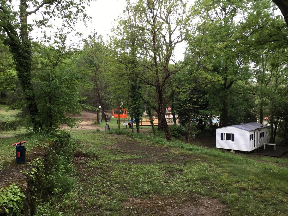 Camping De Graniers Monoblet Exteriör bild