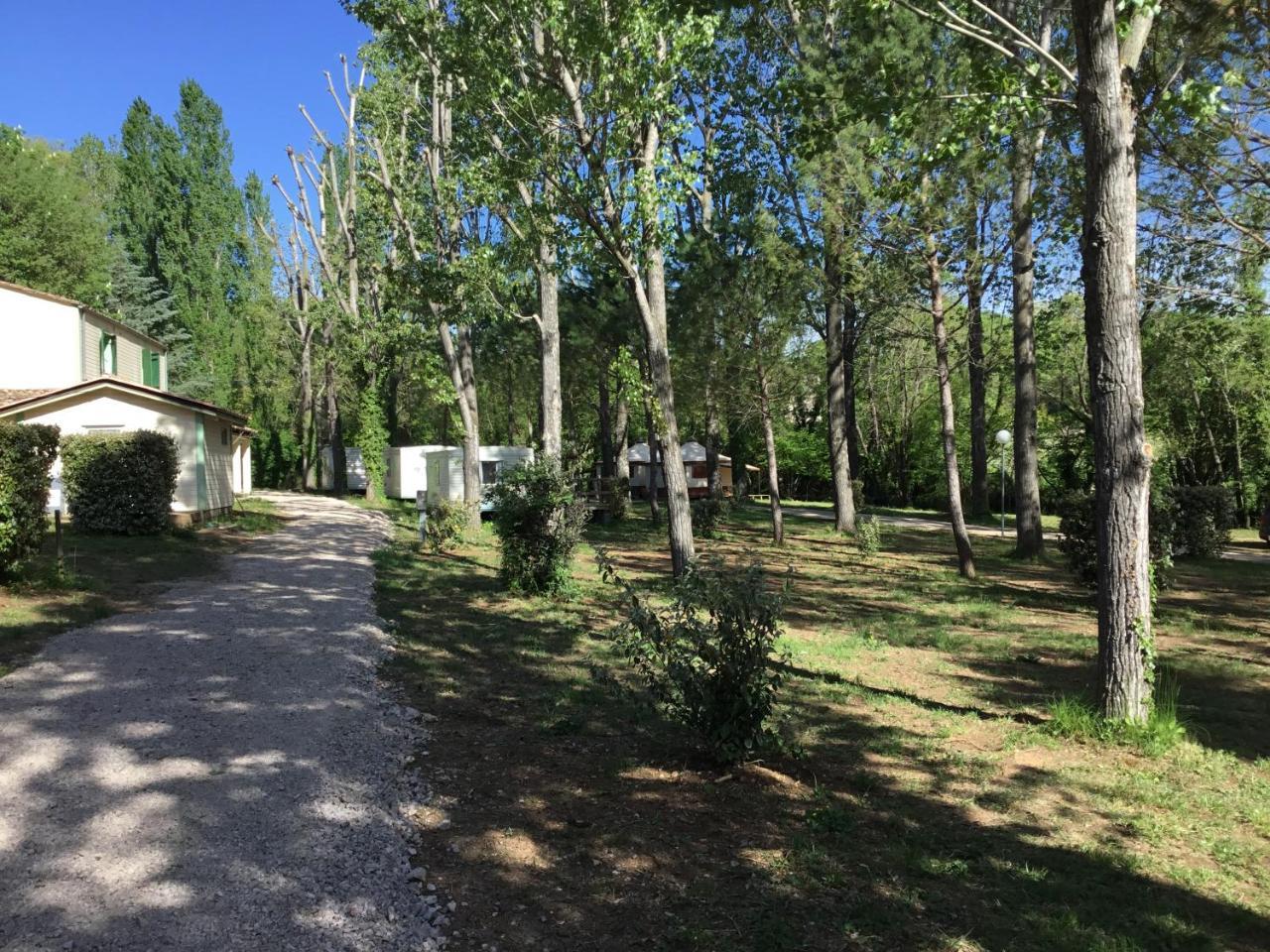 Camping De Graniers Monoblet Exteriör bild