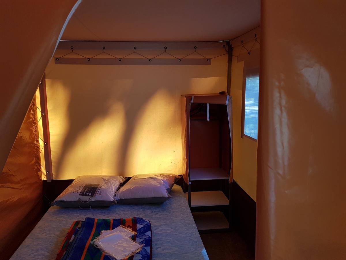 Camping De Graniers Monoblet Exteriör bild
