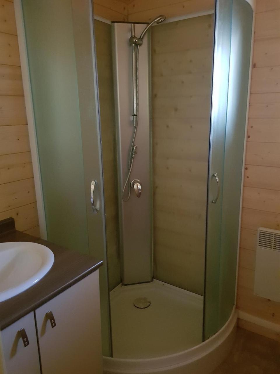 Camping De Graniers Monoblet Exteriör bild